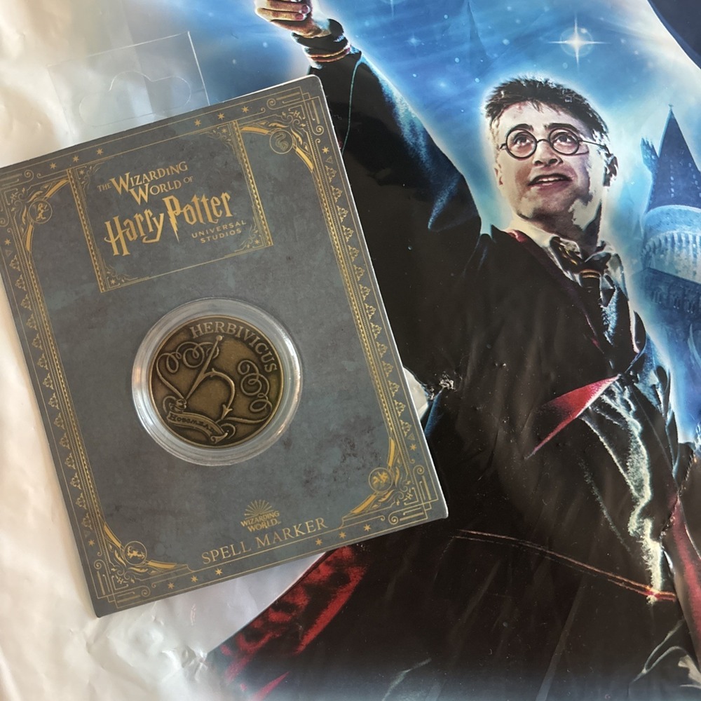 Universal Studios Harry Potter Hogsmeade Spell Marker -‎ Herbivicus